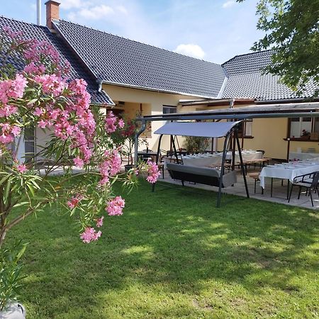 Tartos Szegfu Vendeghaz, Maganszallas Tazlar Eksteriør bilde